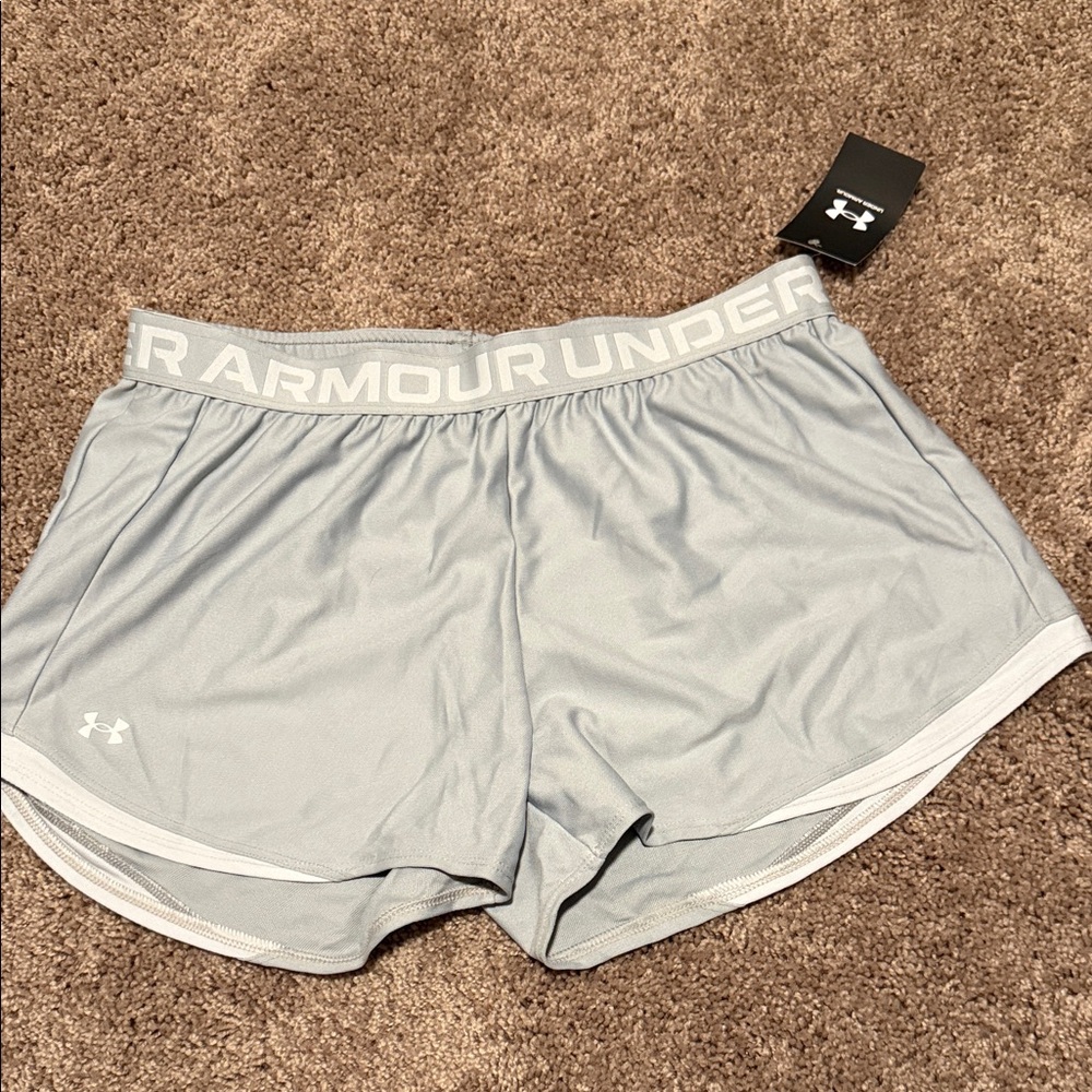NWT Under Armour Women's Light Gray Athletic Shorts